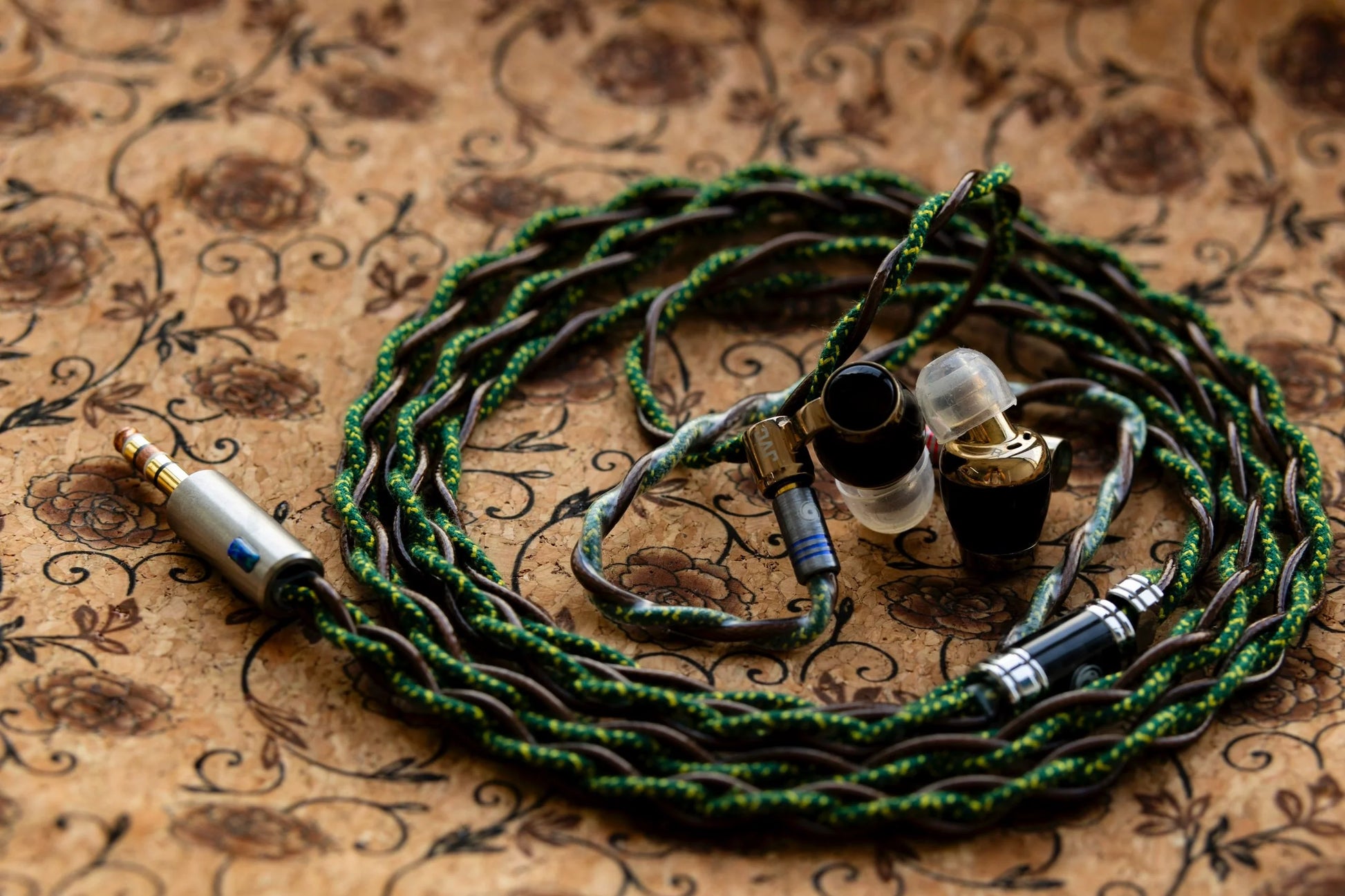 Xone [Custom Blend] Series Earphone Cable – FWW, Crescent Moon II, Raven, Z1R, Mirage Custom Edition