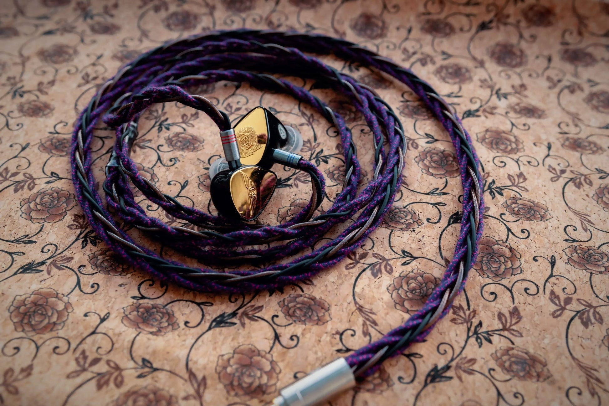 Xone [Custom Blend] Series Earphone Cable – FWW, Crescent Moon II, Raven, Z1R, Mirage Custom Edition