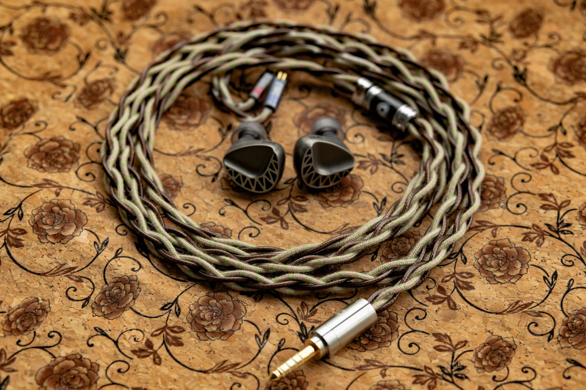 Xone [Custom Blend] Series Earphone Cable – FWW, Crescent Moon II, Raven, Z1R, Mirage Custom Edition