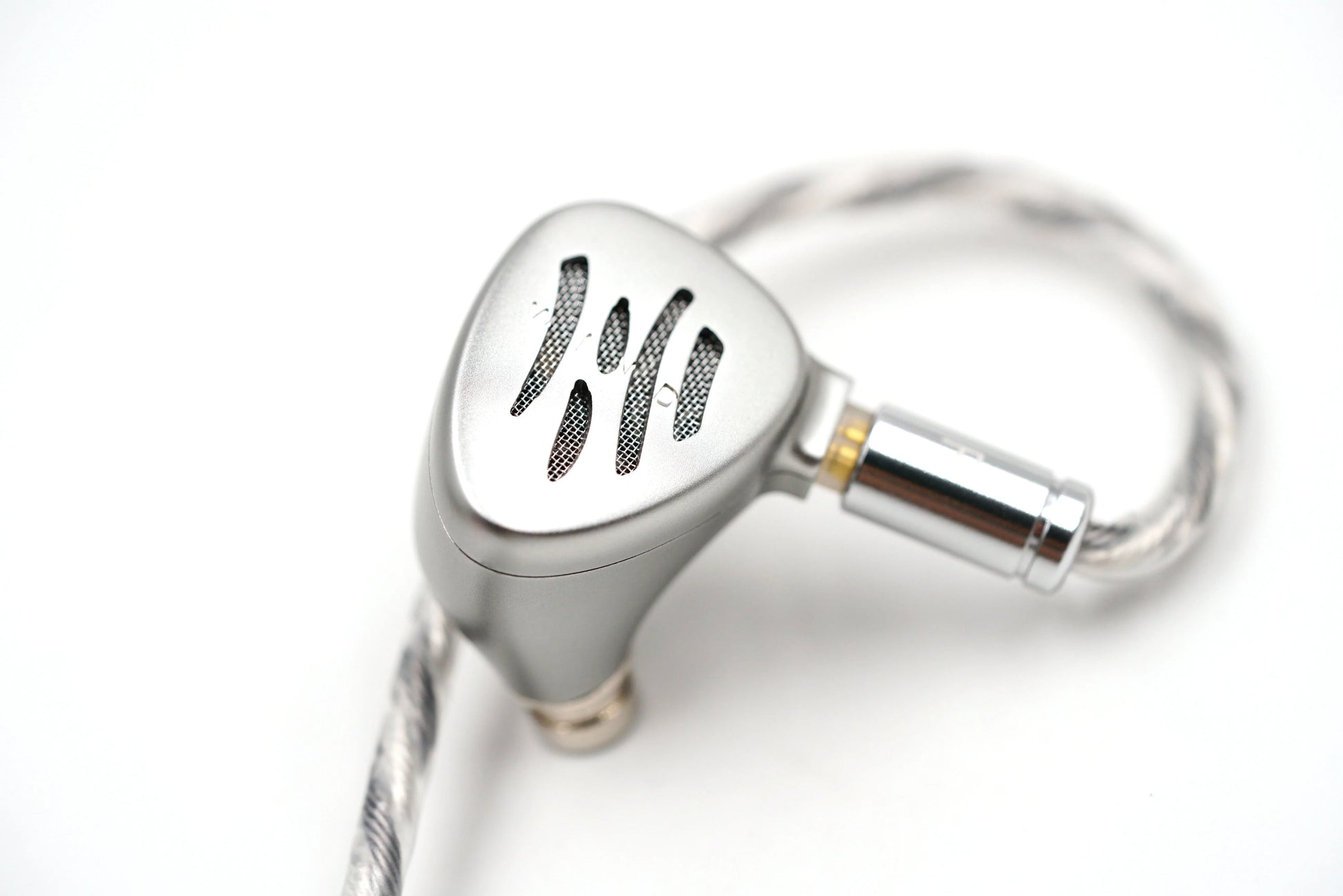 BQEYZ Wind Silver-Plated Single Crystal Copper IEM Upgrade Cable
