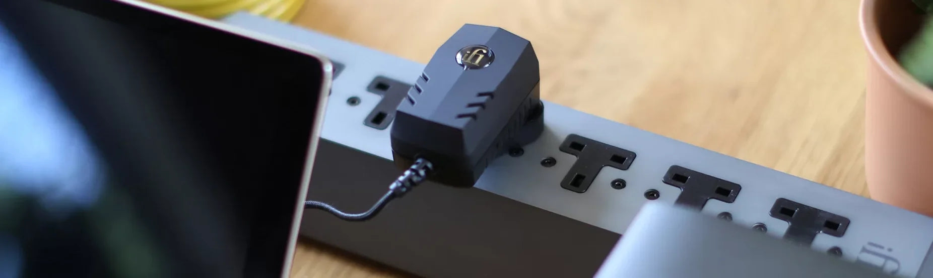 iFi iPower2 Low Noise DC Power Adapter - 5V 2.5A