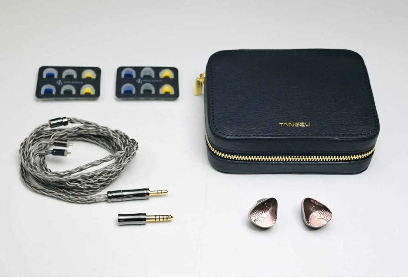 TANGZU XuanWu Gate IEM – 1DD+4BA+2EST Hybrid HiFi Earphones
