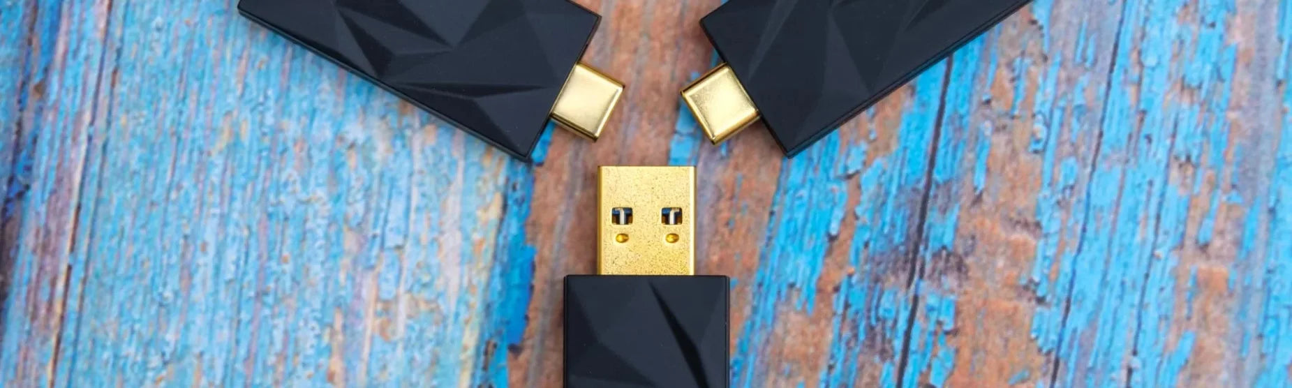 iFi iSilencer+ USB Noise Filter – Signal Jitter Reduction, Balanced Power, SuperSpeed Transmission