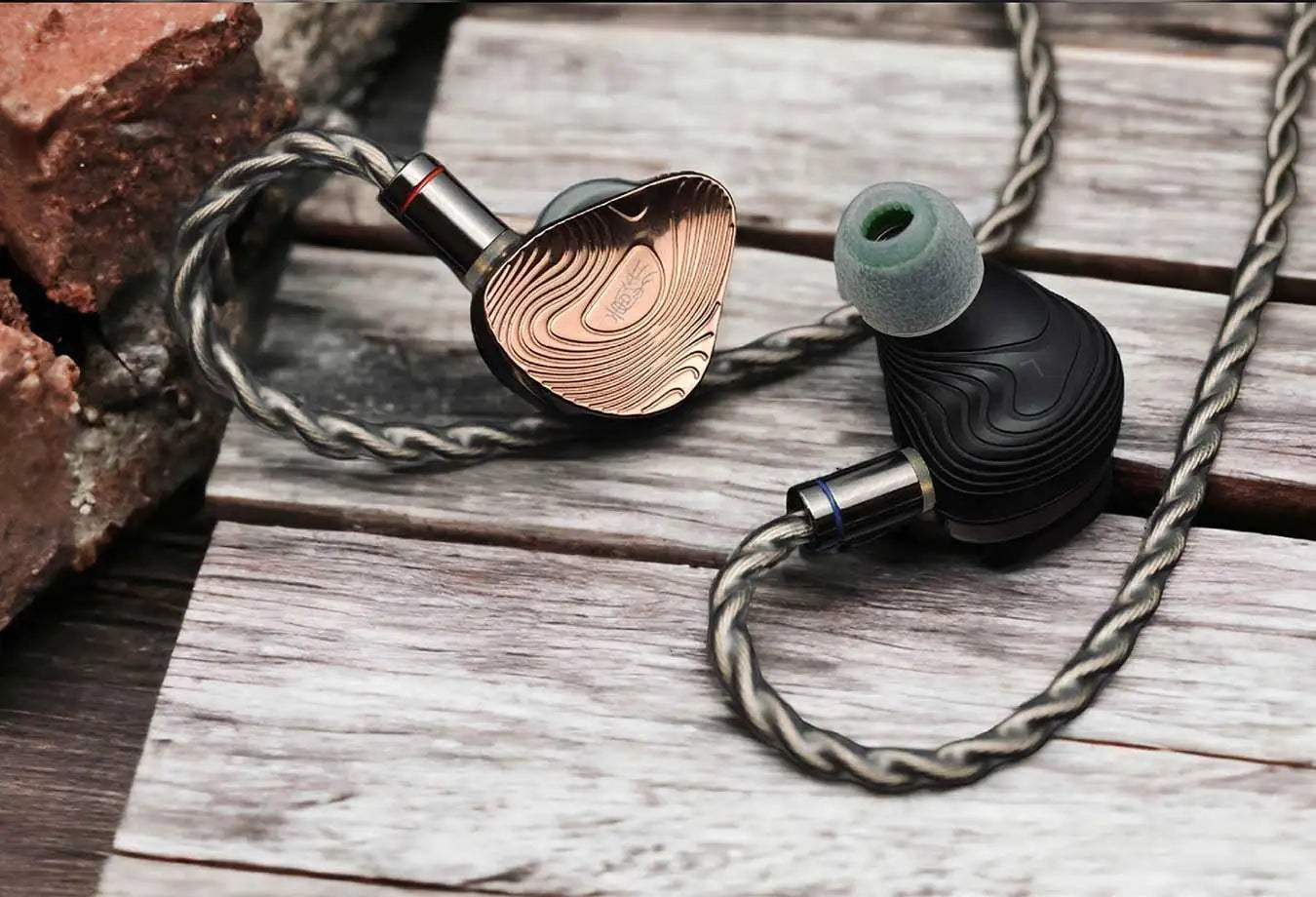 TANGZU XuanWu Gate IEM – 1DD+4BA+2EST Hybrid HiFi Earphones