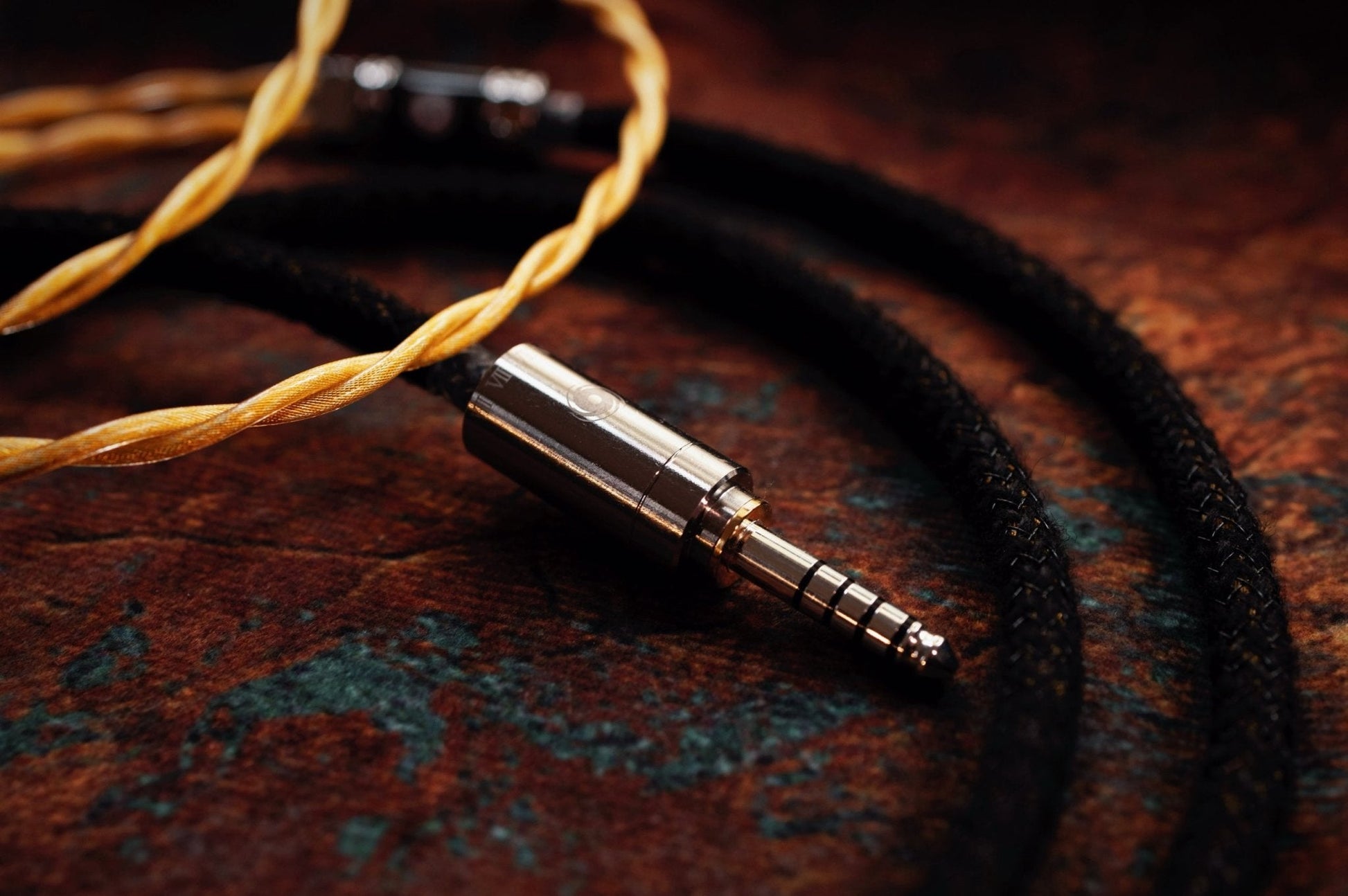 XONE 2025 Sun God SOL Flagship 7N single-crystal copper gold-plated Headphone Cable